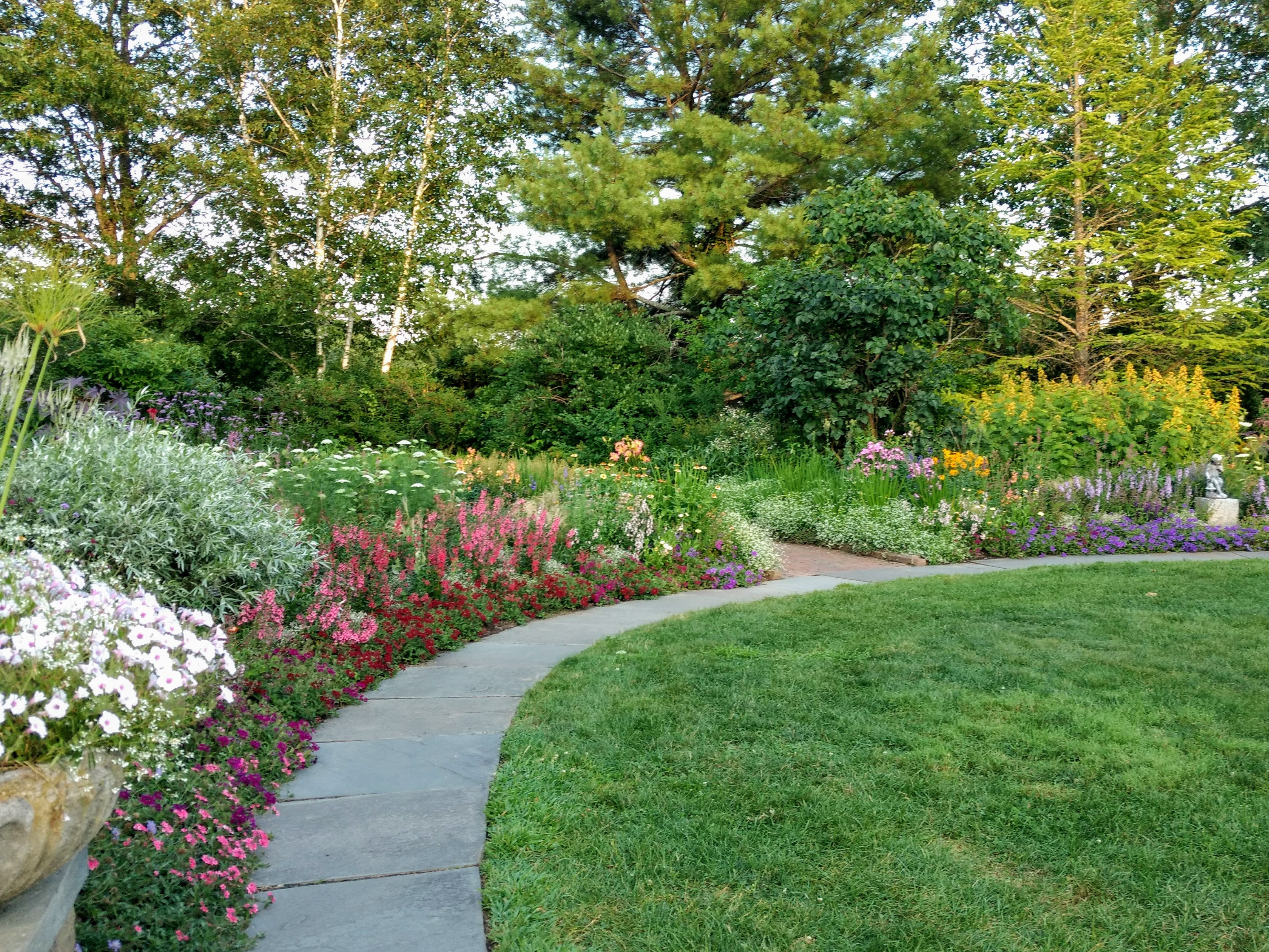 Благоустройство участка частного дома в Новокуйбышевске и Самарской области